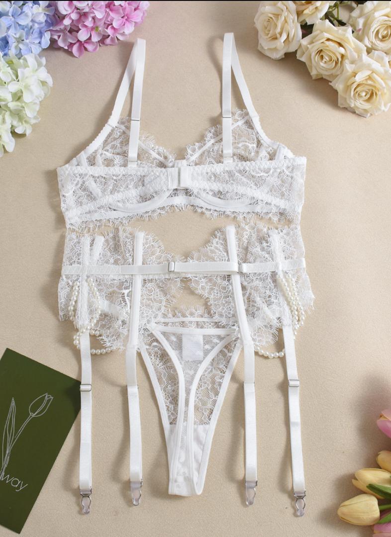 Élise Bridal Set – White Lace Pearl Garter Lingerie