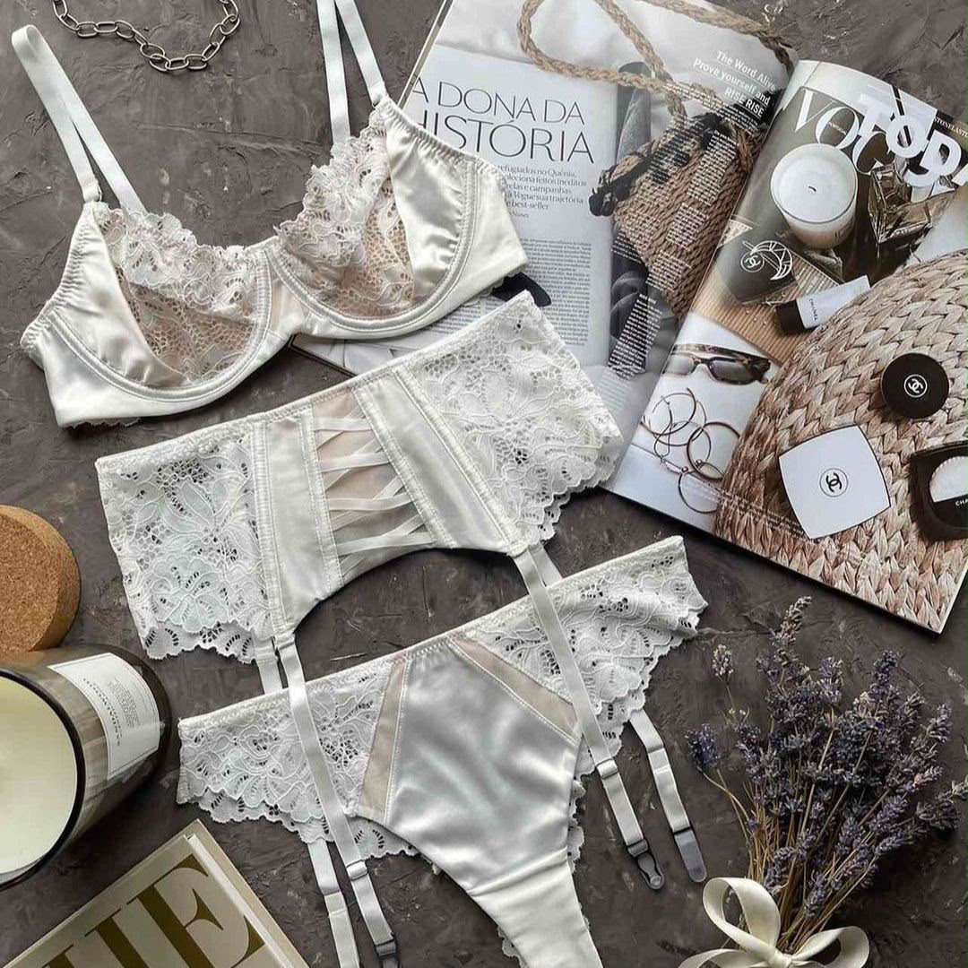Éveline White Lace Bridal Garter Luxury Set